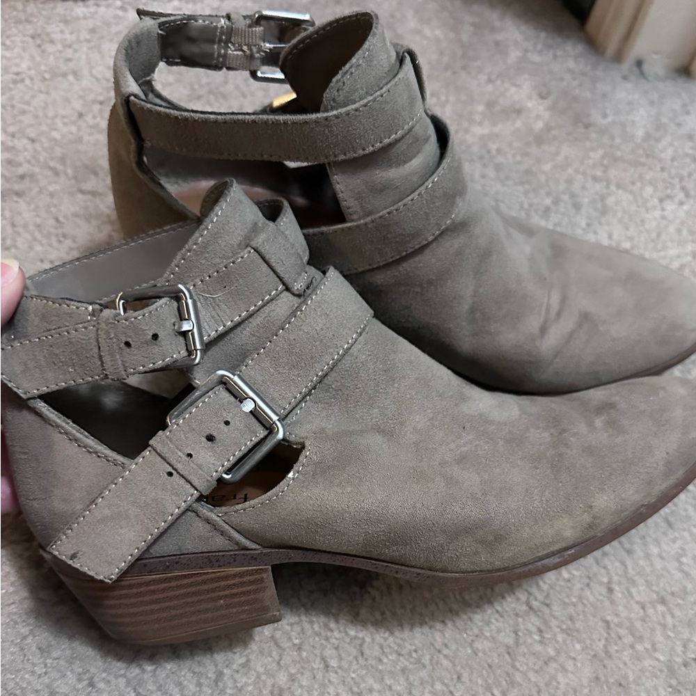 Stylish Tan Ankle Boots